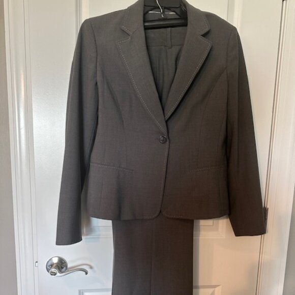 ANNE KLEIN SUIT 2PC GRAY PANTSUIT. SIZE 12 - Picture 1 of 5